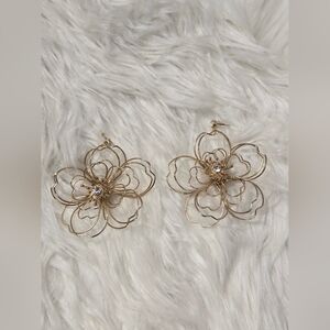 Elegant Gold Floral Earrings